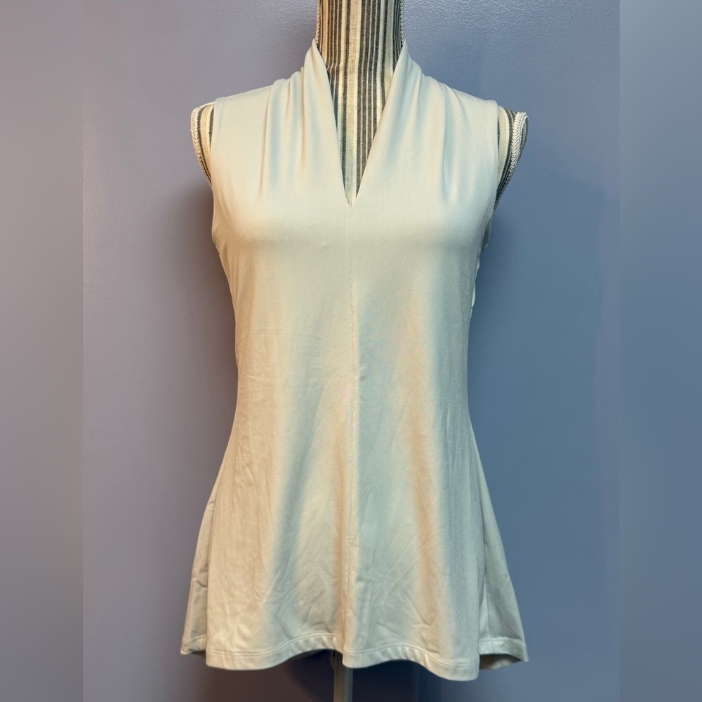 NWT Philosophy Sleeveless V-Neck high low Women’s Top in Cream women’s S